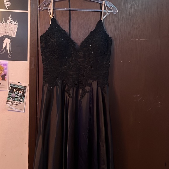 Worn once for my senior year of prom, no need to keep it. - Picture 1 of 6